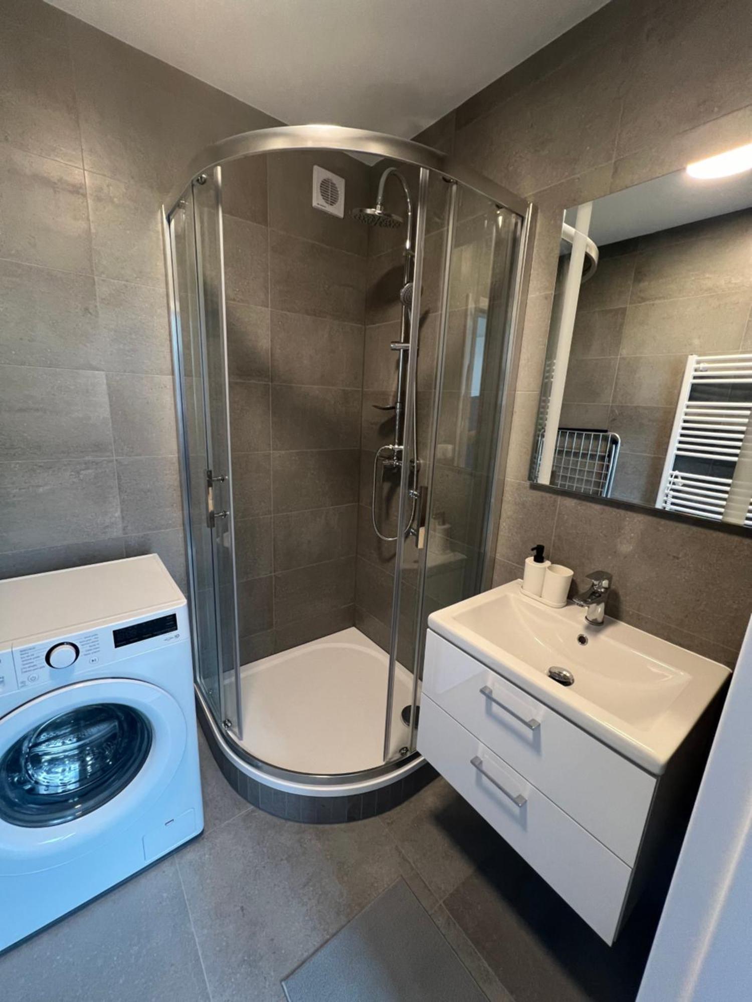 Ren Apartment Znojmo Bagian luar foto